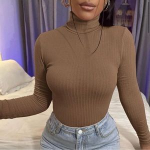 New High Neck Rib-knit Tee